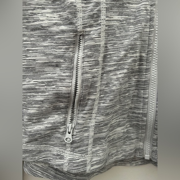 Lululemon Define Jacket - Picture 4 of 10